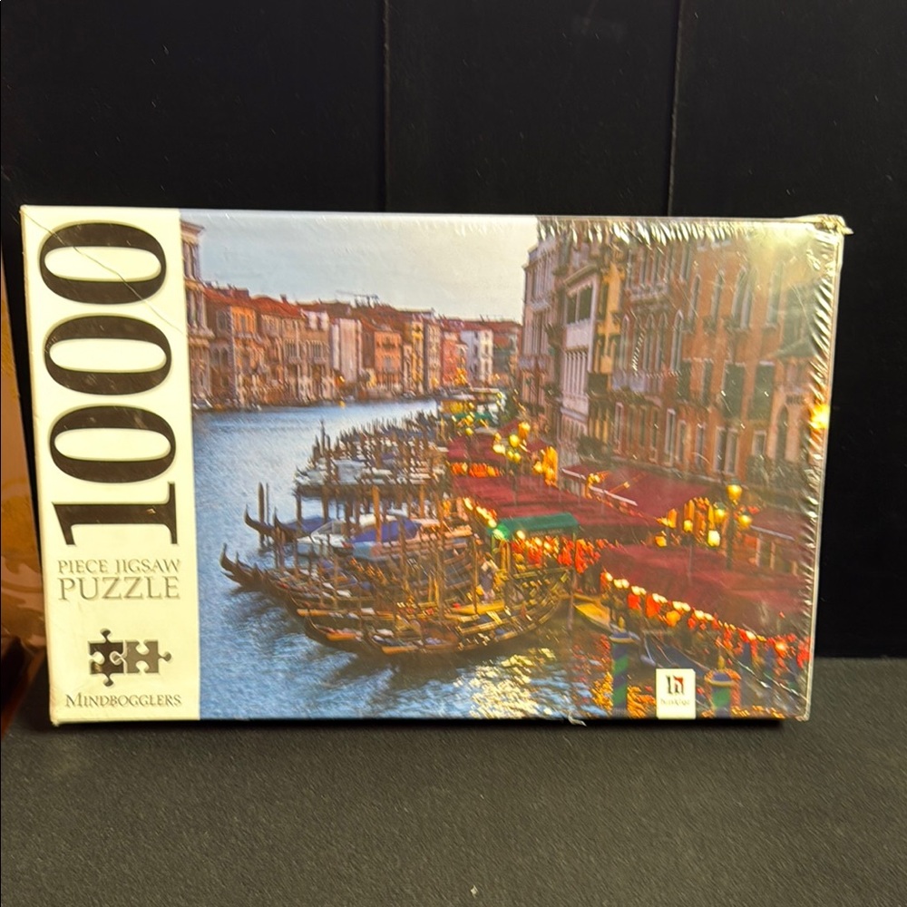 Red and Blue Scenic Venice Puzzle 1000‎ Pieces